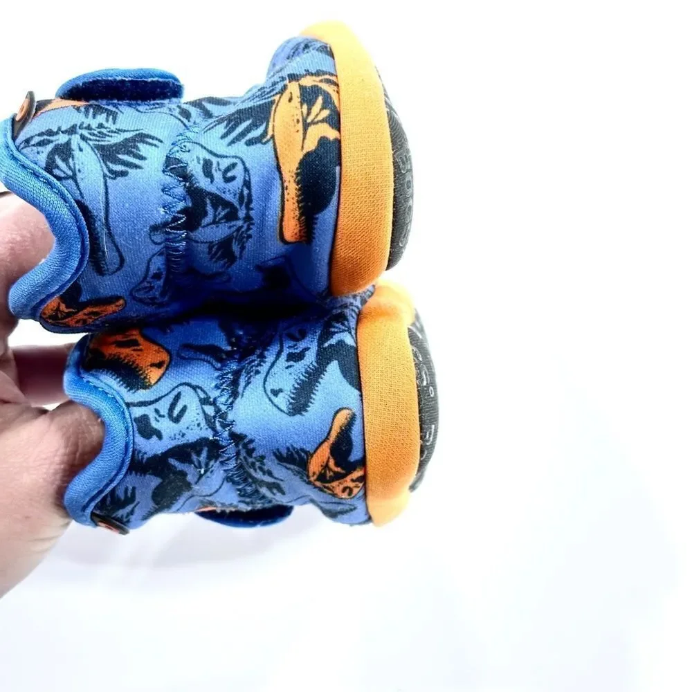 Bogs fabric infant dinosaur booties 2